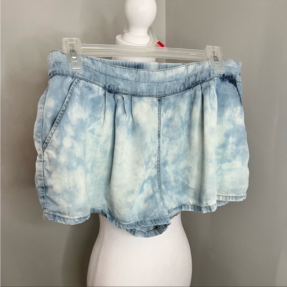 BDG chambray flowy shorts